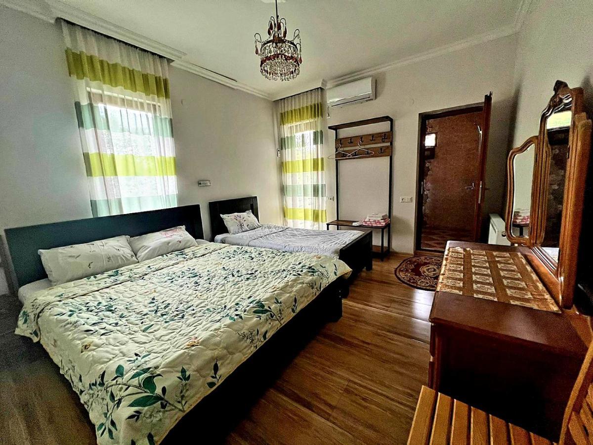Four Seasons In Kutaisi Hotel Екстериор снимка