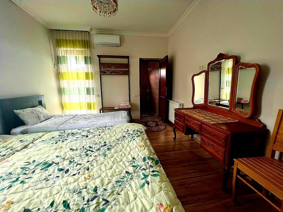 Four Seasons In Kutaisi Hotel Екстериор снимка