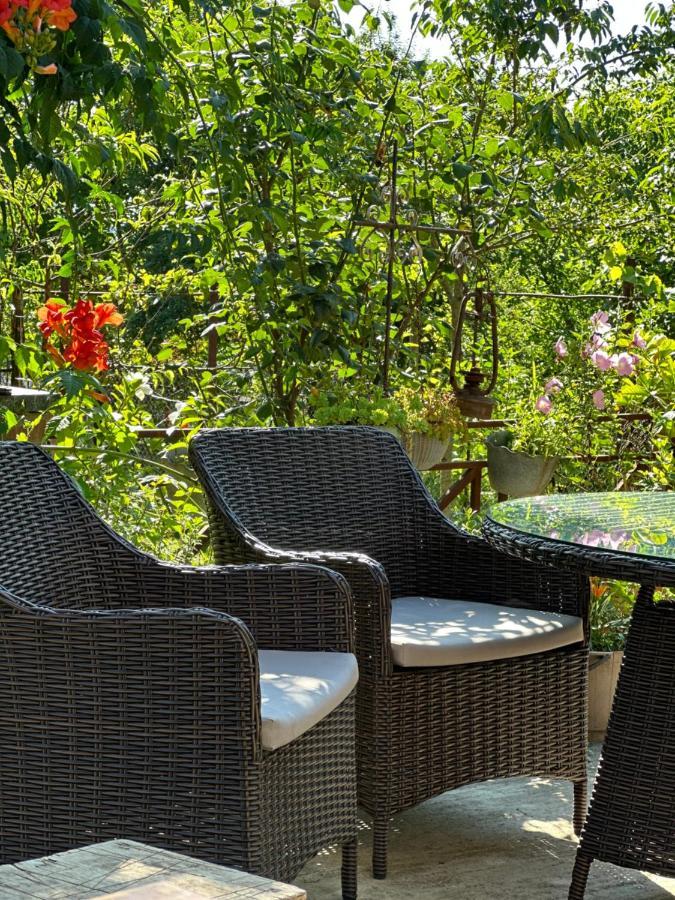 Four Seasons In Kutaisi Hotel Екстериор снимка