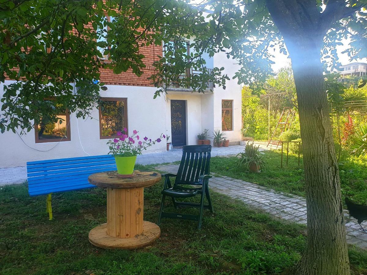 Four Seasons In Kutaisi Hotel Екстериор снимка