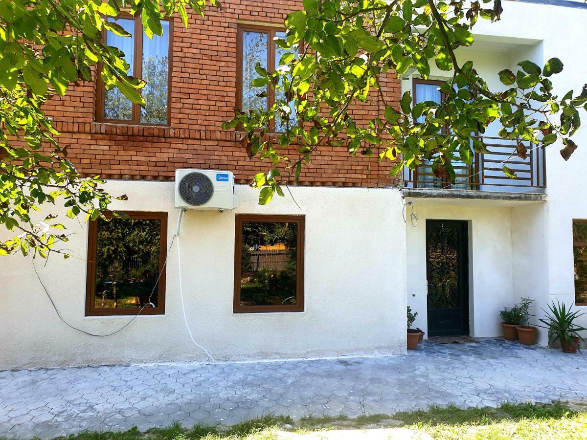 Four Seasons In Kutaisi Hotel Екстериор снимка