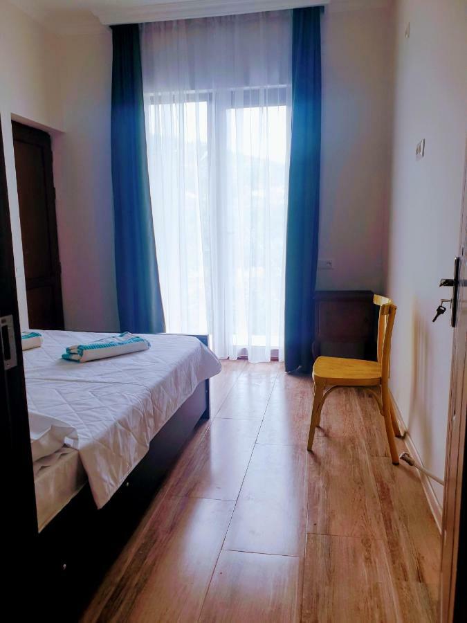 Four Seasons In Kutaisi Hotel Екстериор снимка